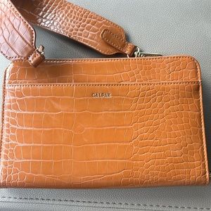 CALPAK- Croc Wallet